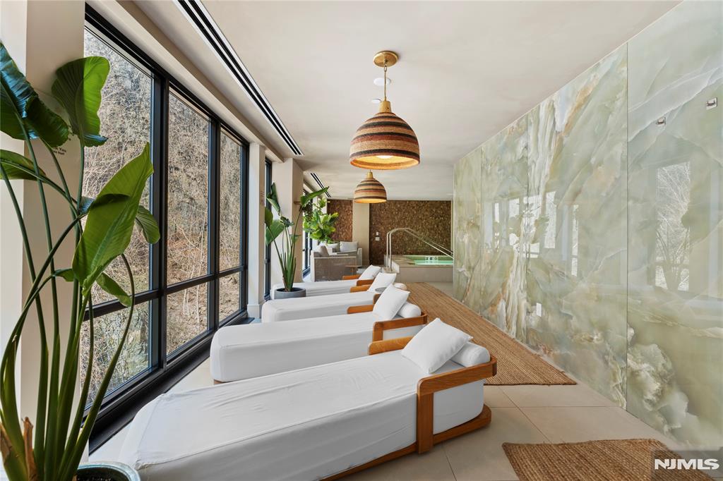 8701 Churchill Road 1401