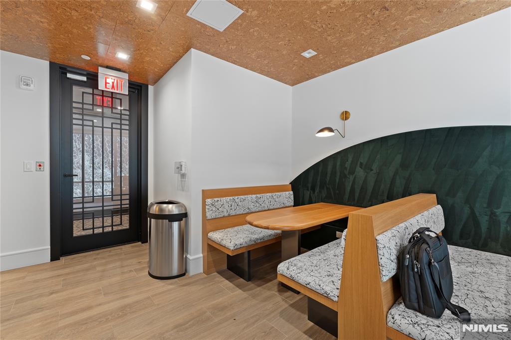 8701 Churchill Road 1401