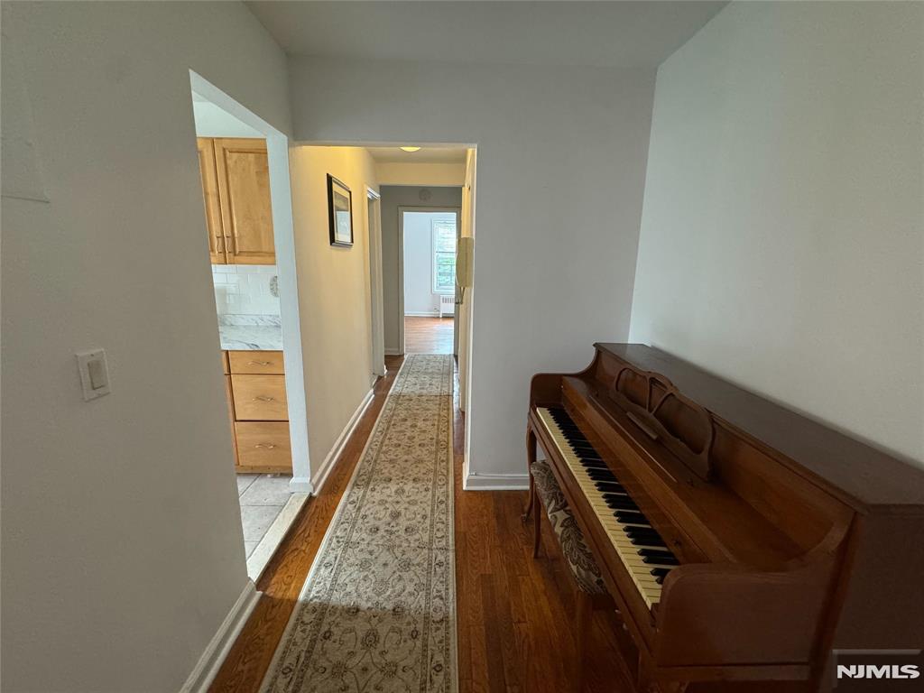 2320 Linwood Avenue 2D