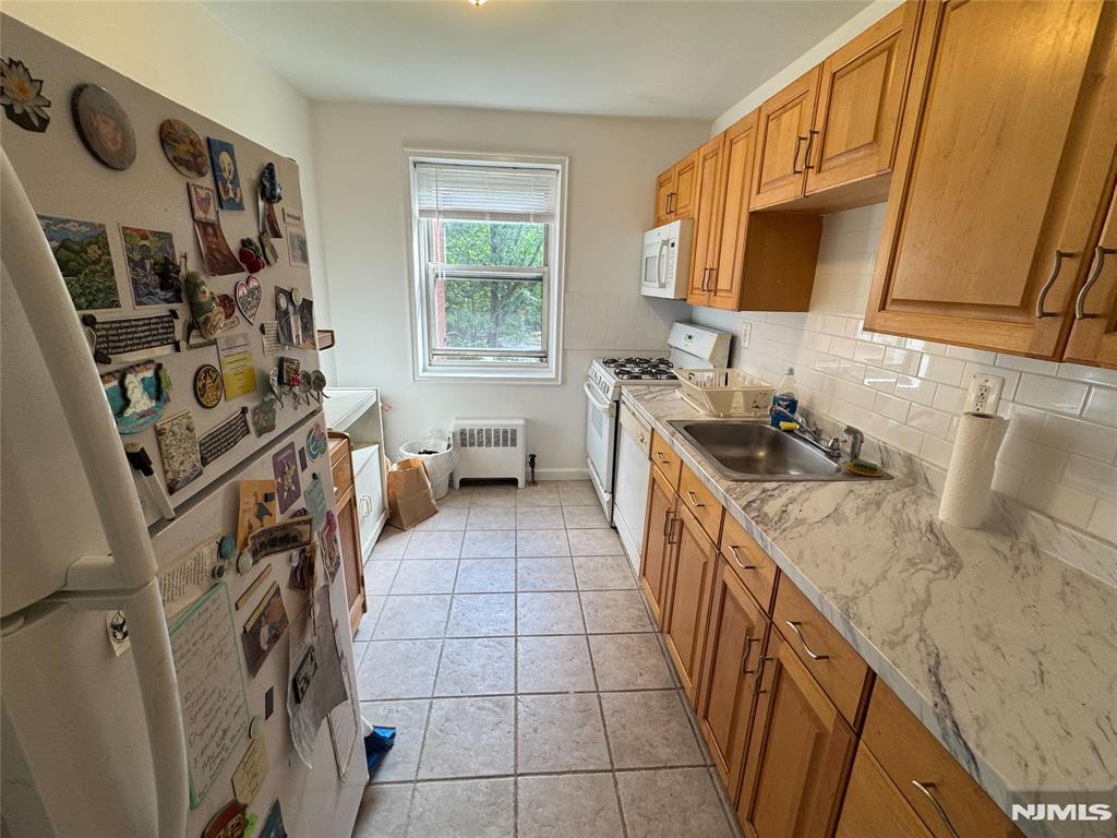 2320 Linwood Avenue 2D