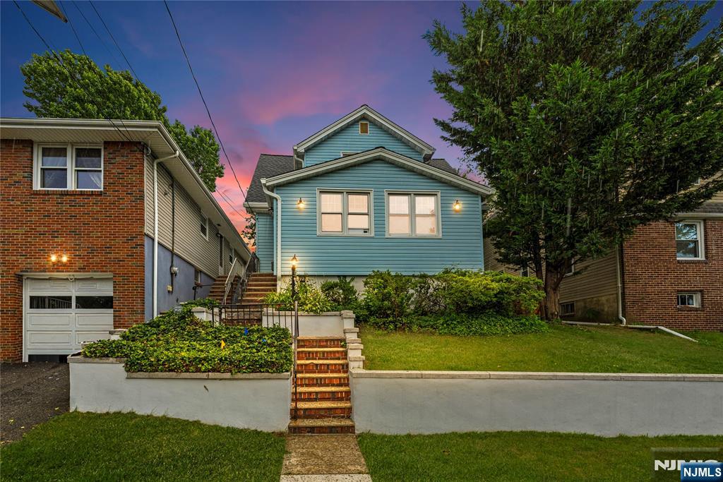 722 Stewart Street