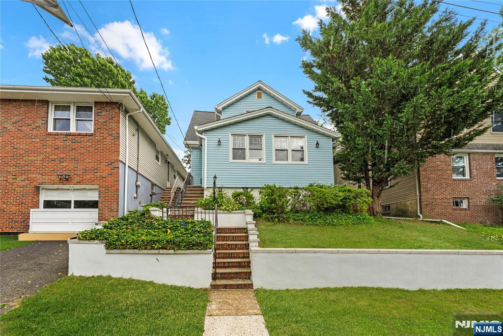 722 Stewart Street
