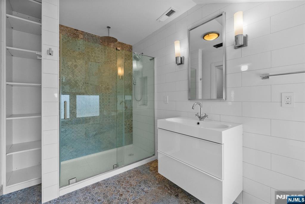 1083 Edgewood Lane A