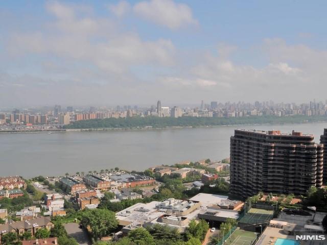 800 Palisade Avenue 706