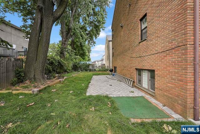 2477 6th Street 2nd Flr