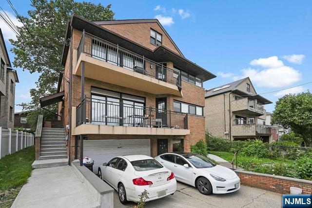 2477 6th Street 2nd Flr