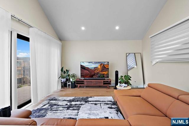 2477 6th Street 2nd Flr