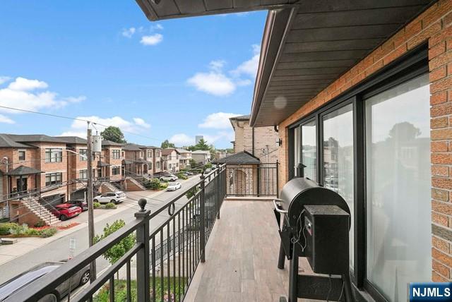 2477 6th Street 2nd Flr