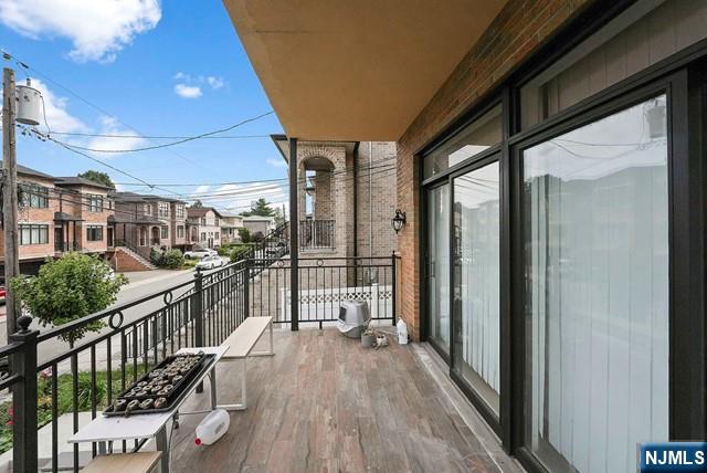 2477 6th Street 2nd Flr