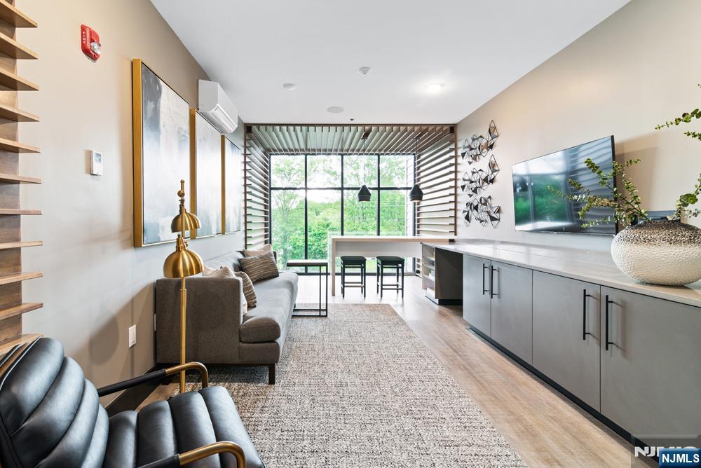 15 W Johnson Avenue 417
