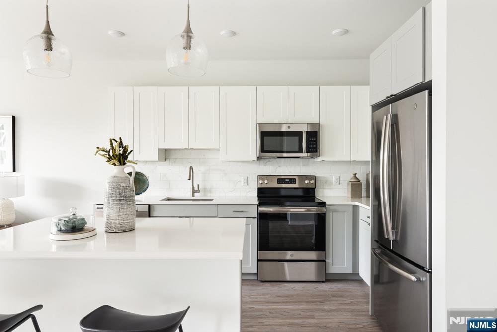 15 W Johnson Avenue 417