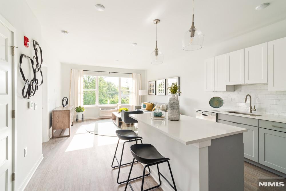 15 W Johnson Avenue 417