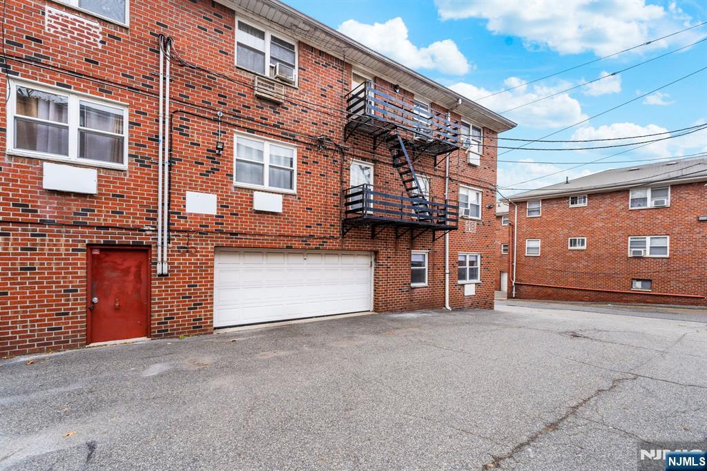313 Grantwood Boulevard Apt 12