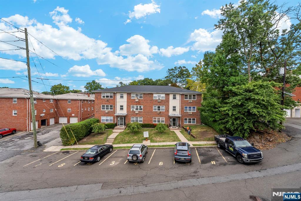 313 Grantwood Boulevard Apt 12