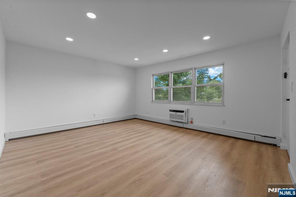 313 Grantwood Boulevard Apt 12