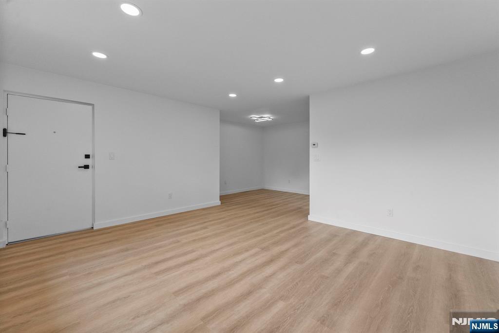 313 Grantwood Boulevard Apt 12