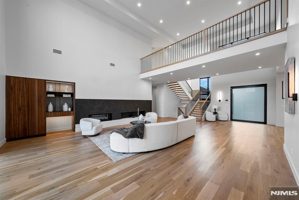 577 Floyd Street