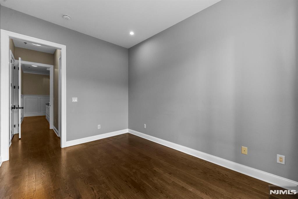 1600 Kaufer Lane 10