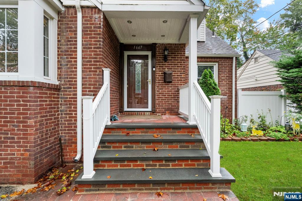 1667 Ardsley Court