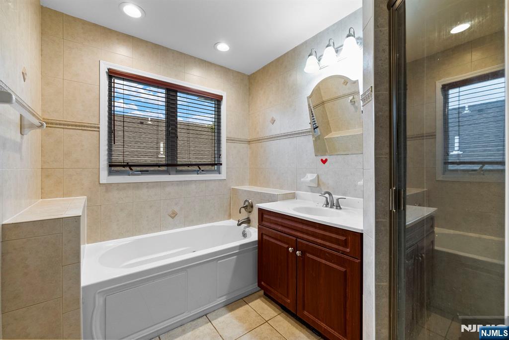 28 Washington Avenue A