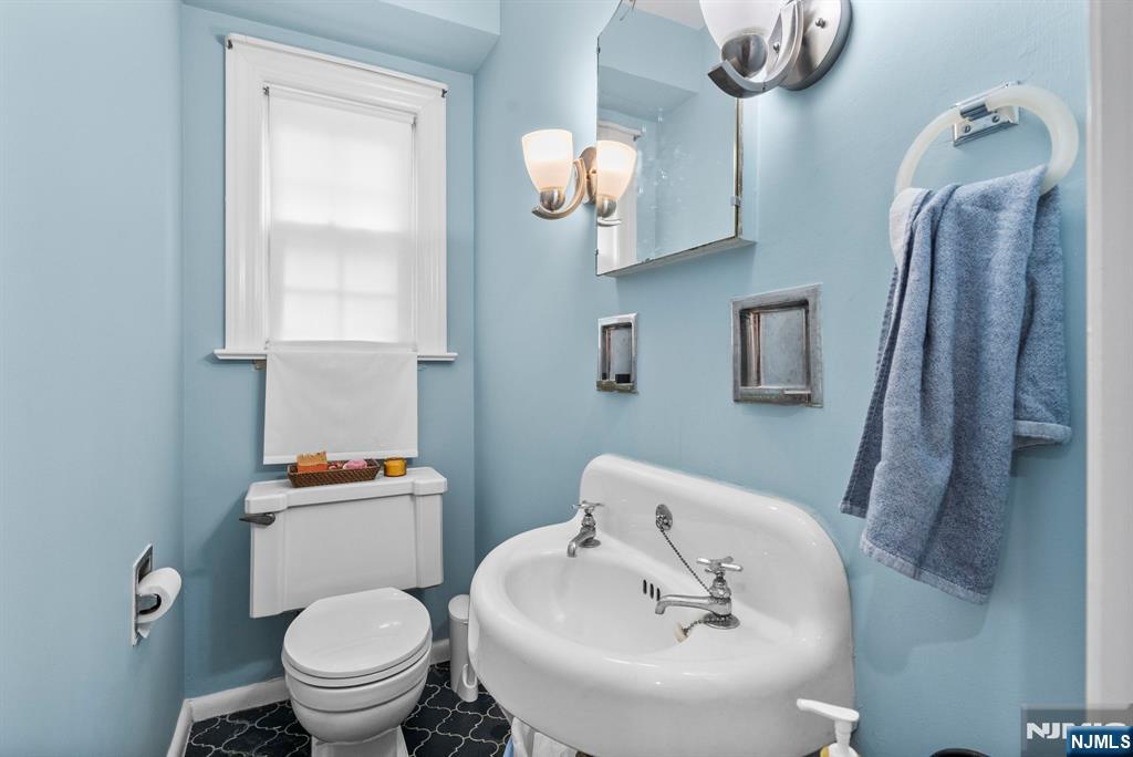 135 Hillcrest Avenue