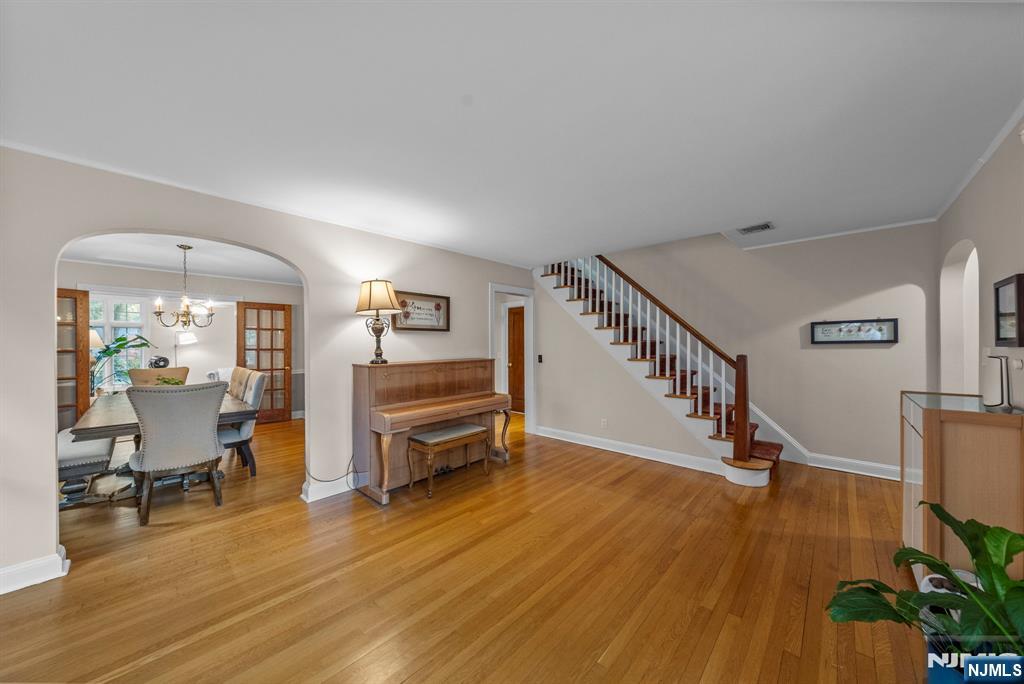 135 Hillcrest Avenue