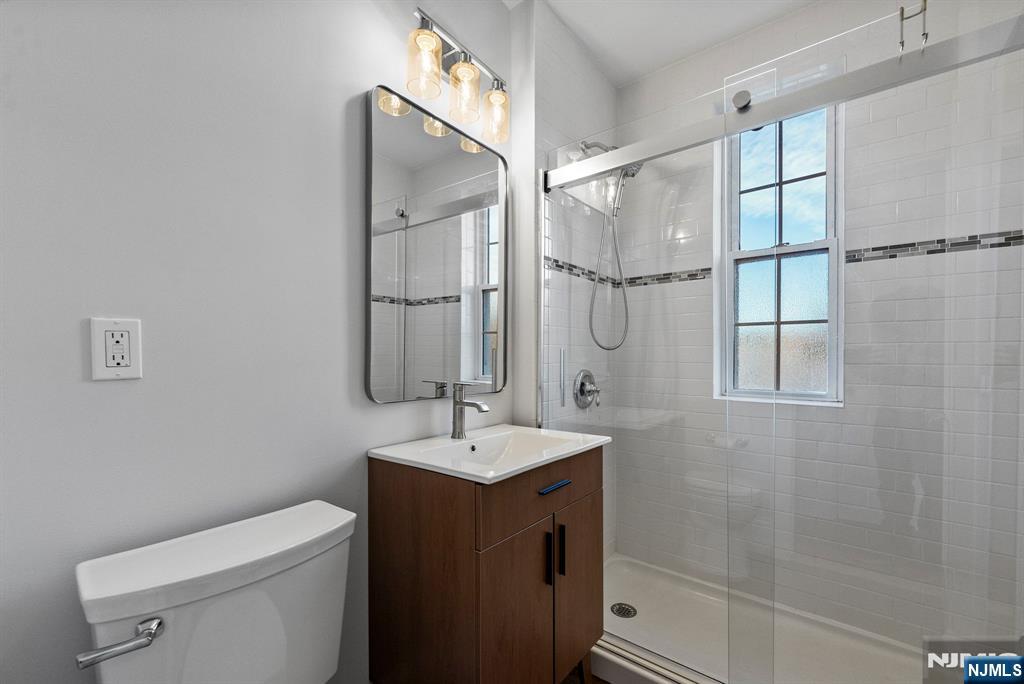275 Engle Street F3
