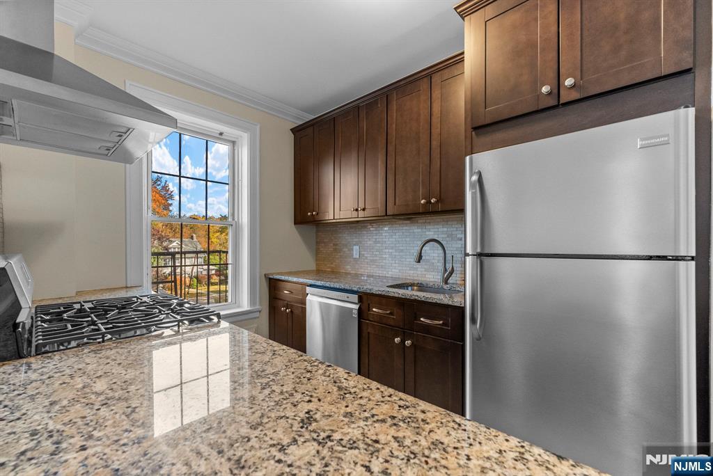 275 Engle Street F3