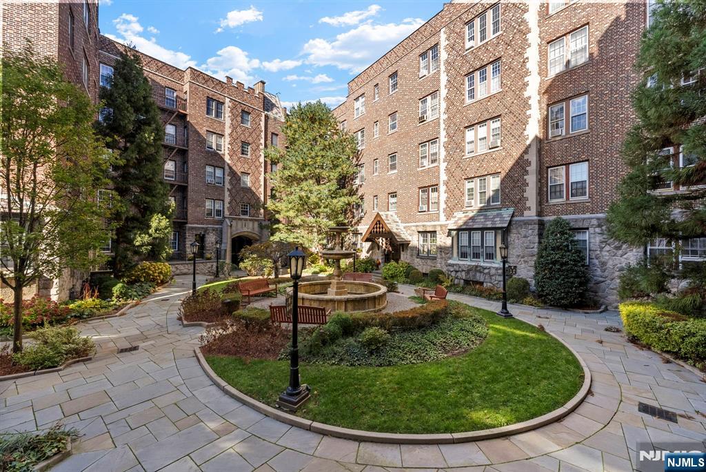 275 Engle Street F3