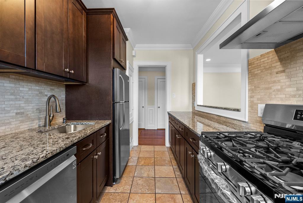 275 Engle Street F3
