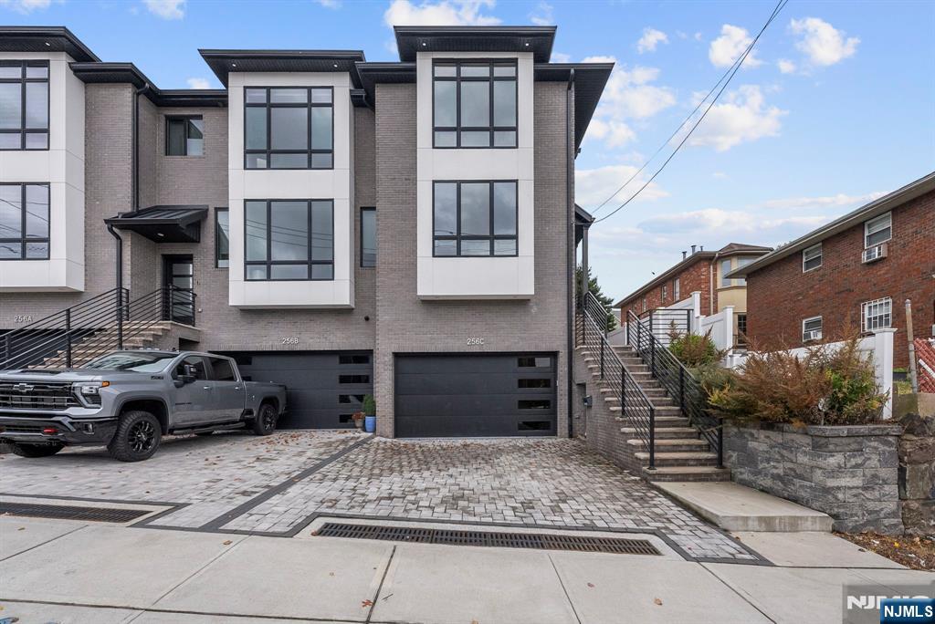 256 7th Street C