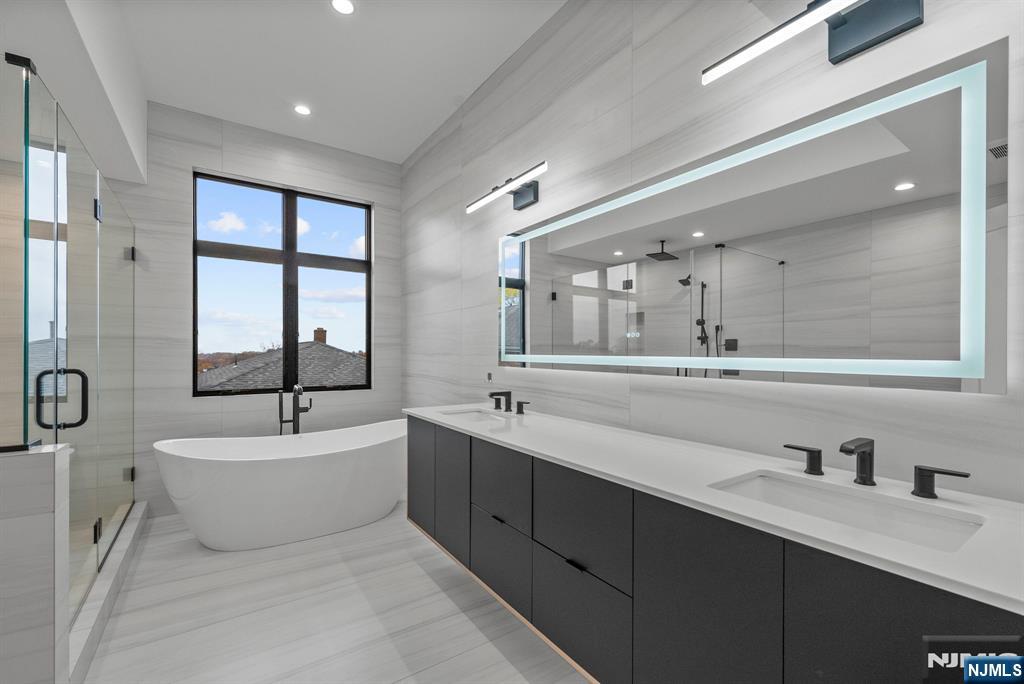 256 7th Street C