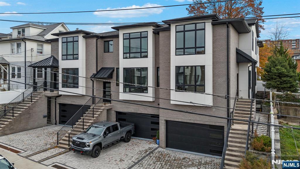 256 7th Street C
