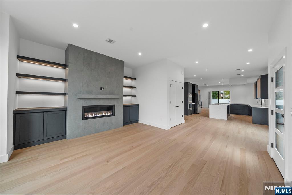 256 7th Street C