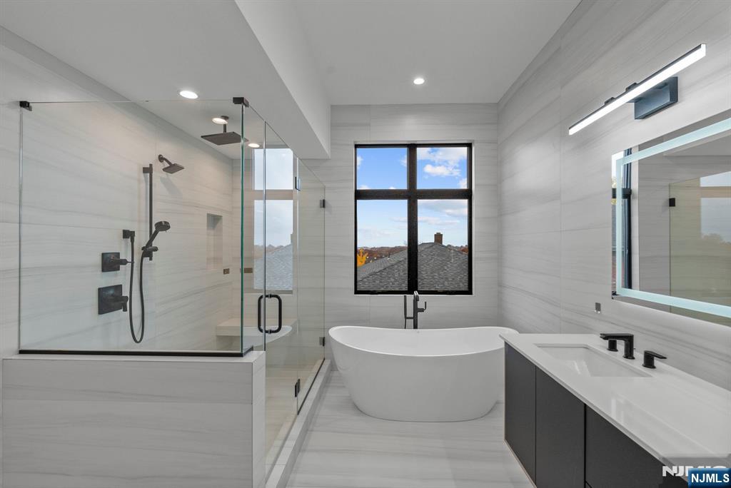256 7th Street C
