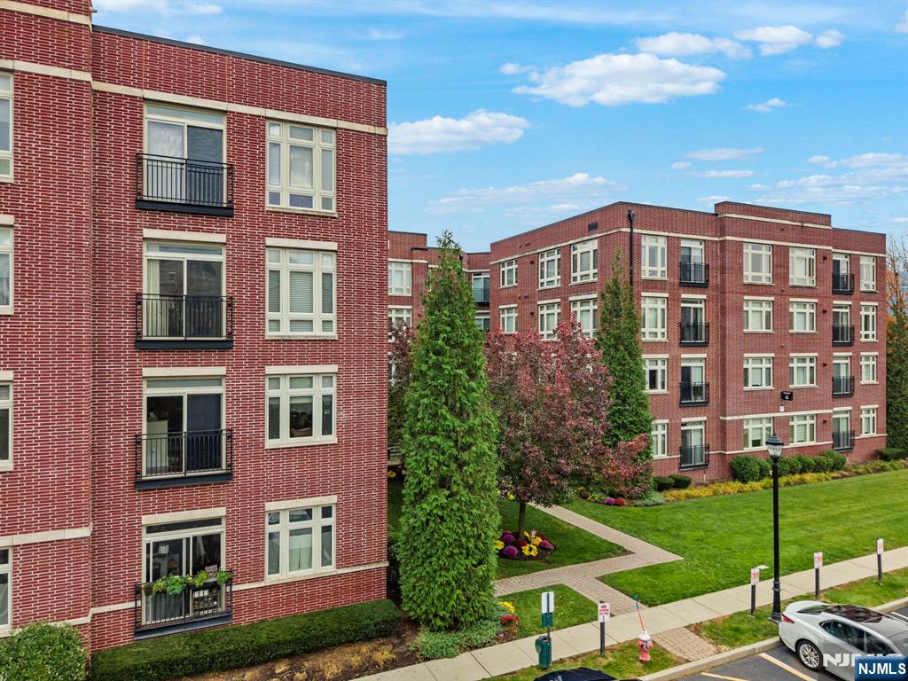 2219 Riverview Avenue 219