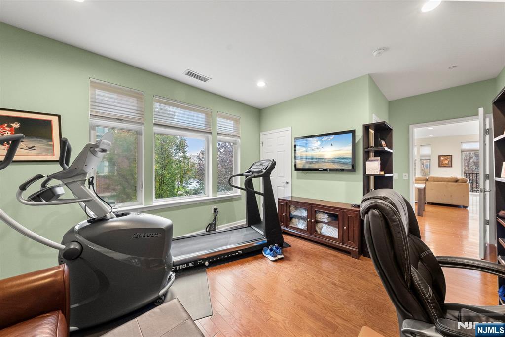 2219 Riverview Avenue 219