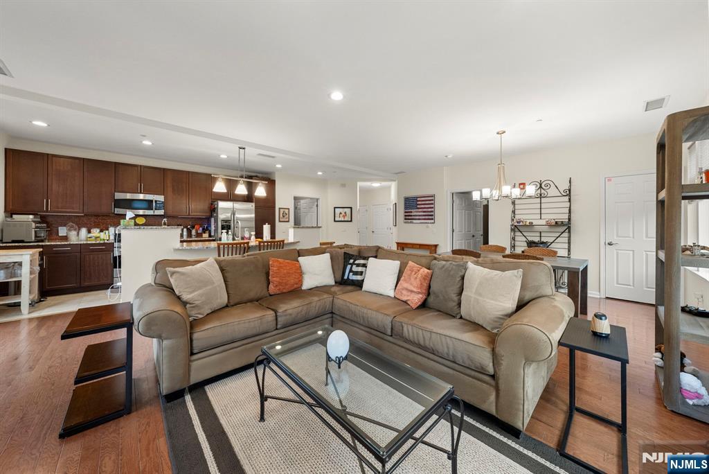 2219 Riverview Avenue 219