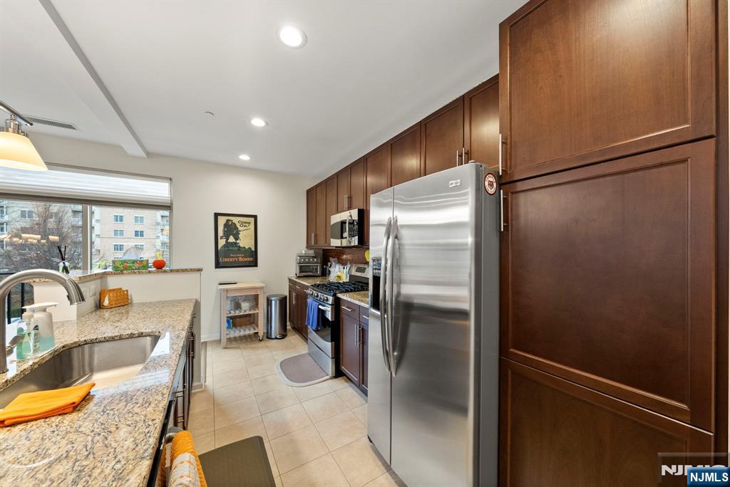 2219 Riverview Avenue 219