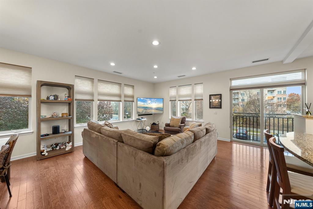 2219 Riverview Avenue 219