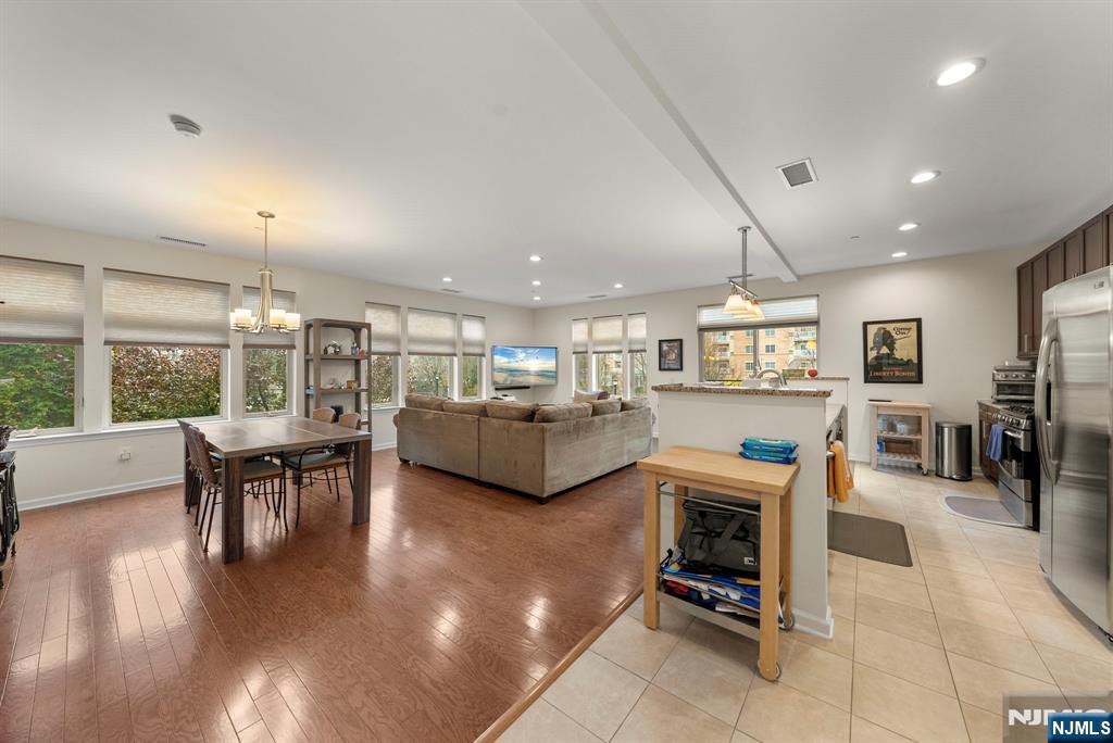 2219 Riverview Avenue 219