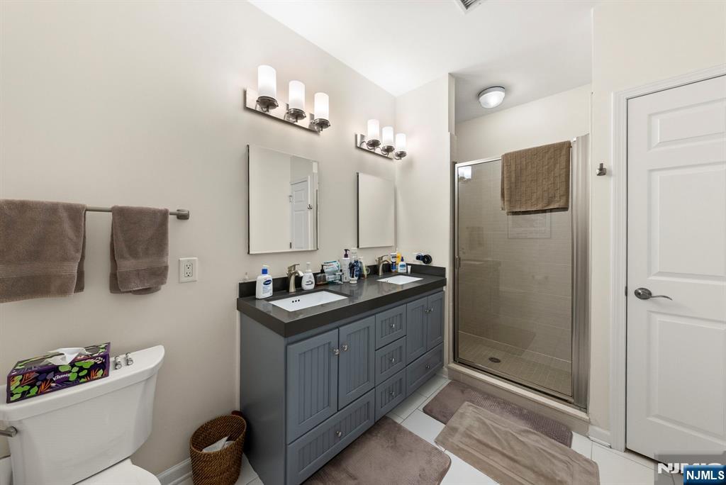 2219 Riverview Avenue 219