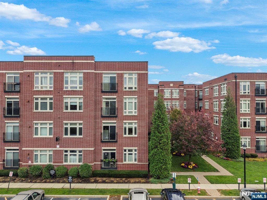 2219 Riverview Avenue 219