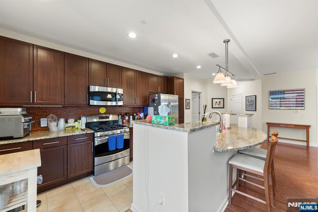 2219 Riverview Avenue 219