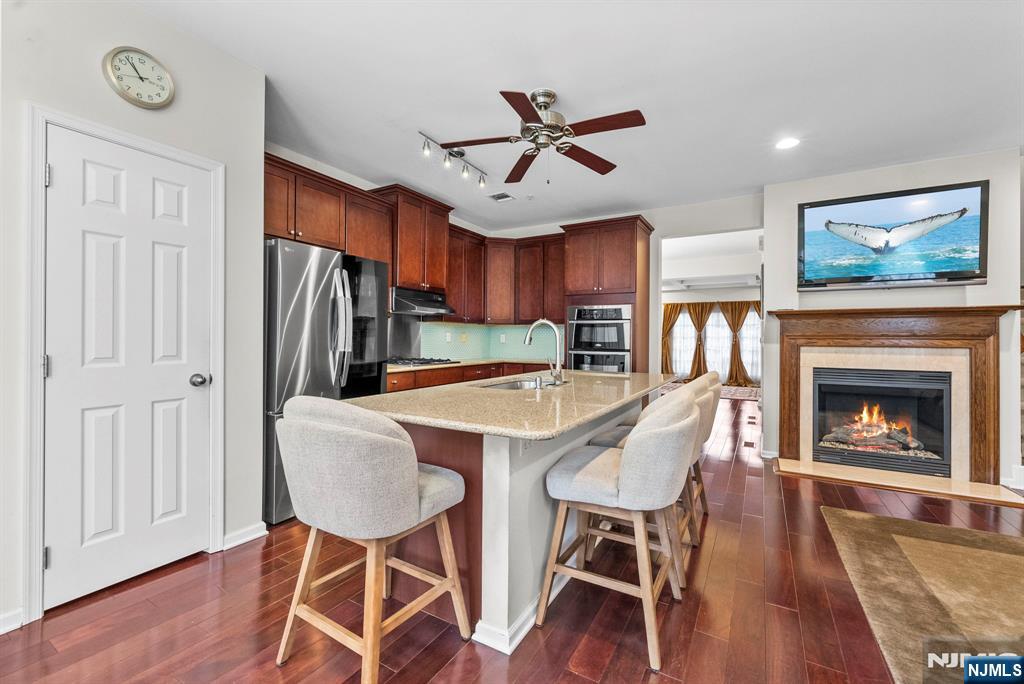 6 Creekside Court