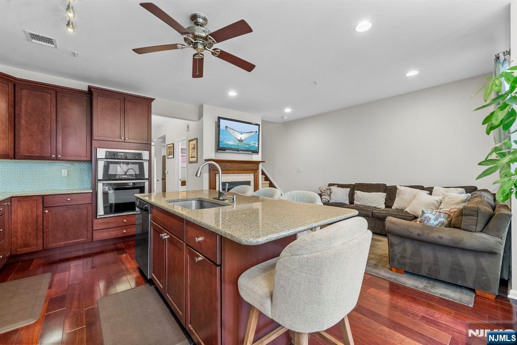 6 Creekside Court