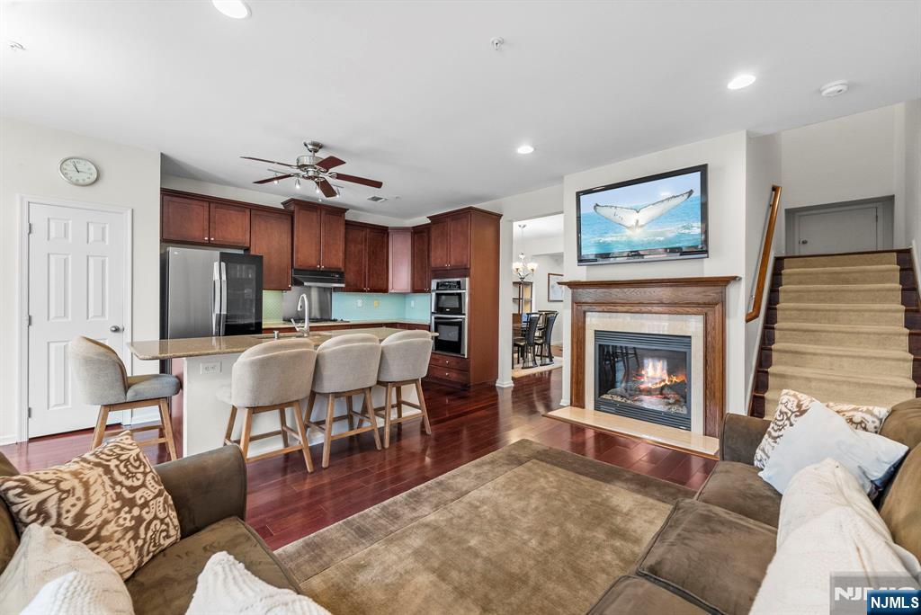 6 Creekside Court