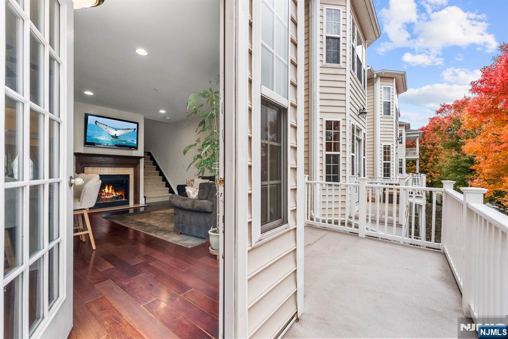 6 Creekside Court