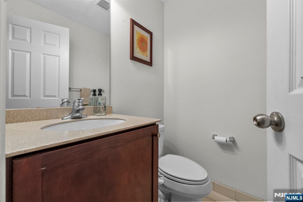 6 Creekside Court