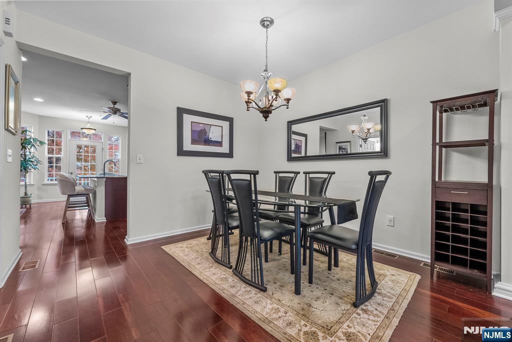 6 Creekside Court